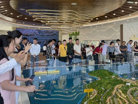 Tạo giá trị khác biệt, Bạch Vân bên vịnh di sản sôi động xuyên lễ