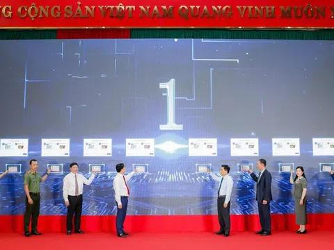 Agribank chuyển đổi số gắn với ESG: Từ các Kiosk thông minh đến khát vọng “số hóa” vùng biên