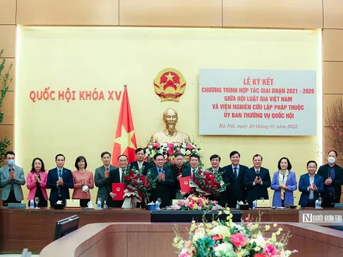 Lễ ký kết chương trình hợp tác giai đoạn 2021-2026 giữa Hội Luật gia Việt Nam và Viện Nghiên cứu lập pháp