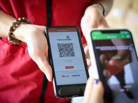 Vietcombank và J&T Express tiên phong ứng dụng QR động trong thanh toán đơn hàng