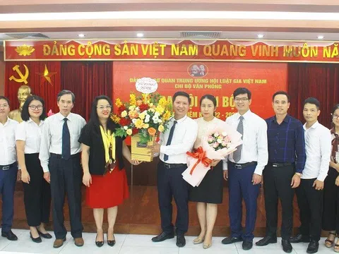 Phó Bí thư Đảng uỷ CQTW Hội Luật gia VN: Kỳ vọng Chi bộ Văn phòng là đầu tàu trong kỷ cương, đổi mới, sáng tạo và chuyển đổi số.