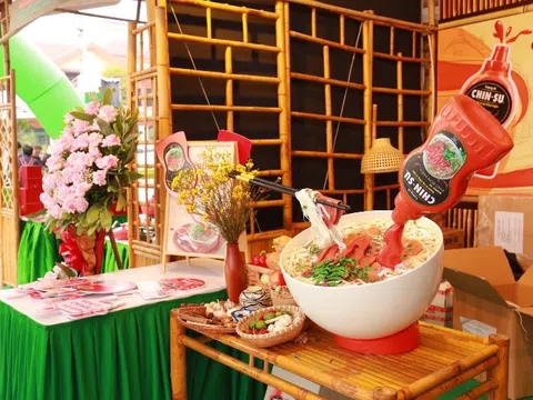 Tương ớt phở CHIN-SU thăng hoa vị phở trong không gian phở xưa