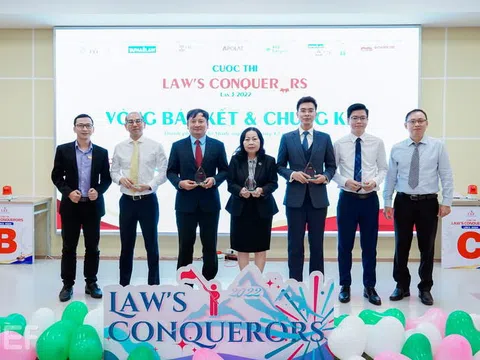 Khép lại cuộc thi “Law’s Conquerors mùa 3” với thành tích ấn tượng đến từ đội chủ nhà UEF