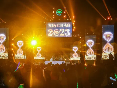 Mãn nhãn với dàn âm thanh, ánh sáng, pháo hoa trong Ecopark Countdown 2023