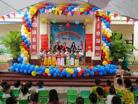 Hơn 11.000 trẻ em có hoàn cảnh khó khăn chào đón năm học mới với món quà đặc biệt từ Vinamilk.