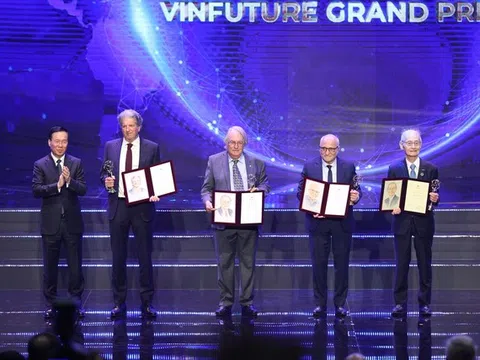 Giải thưởng chính VinFuture trị giá 3 triệu USD vinh danh 4 nhà khoa học với phát minh đột phá về năng lượng xanh