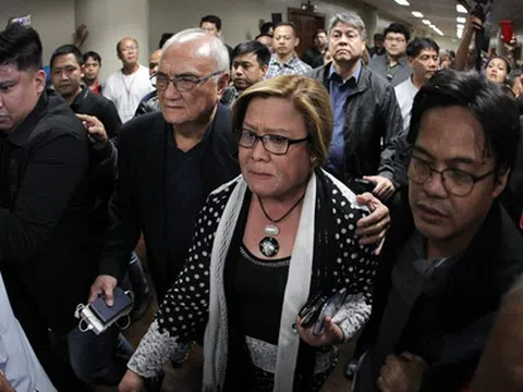 Nữ nghị sĩ chống Tổng thống Duterte bị bắt