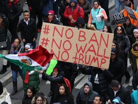 "Hắt hủi" người nhập cư, Mỹ dính đòn hồi mã thương?