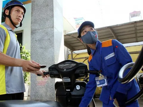 Hai bộ cảnh báo cẩn trọng nếu nâng thuế môi trường với xăng dầu