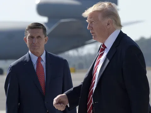 Cố vấn an ninh Mỹ từ chức vì lừa dối về mối quan hệ với Nga