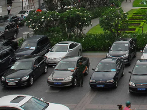 Thanh lý xe công: Tù mù và lách luật?