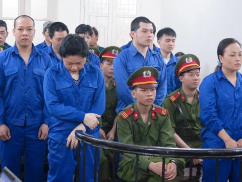 8 án tử trong đường dây mua bán gần 1.200 bánh heroin