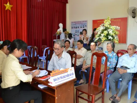 Quỹ BHXH duy trì được mấy năm, sao phải tăng tuổi hưu?