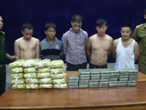 Việt - Lào mở rộng chuyên án, bắt tiếp 40 bánh heroin