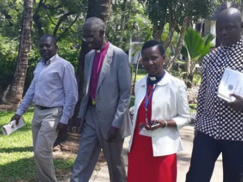 Kenya: 10 thống đốc bị điều tra tham nhũng