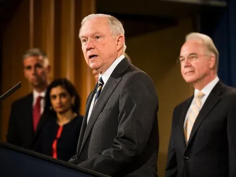 Mỹ bắt hơn 400 người gian lận thuốc men