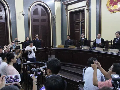 Công khai bản án: Ai sợ, ai không?