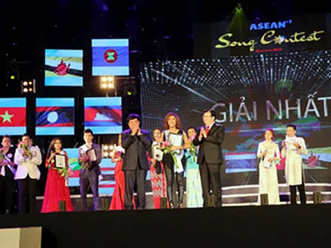 Phó Thủ tướng trao giải cuộc thi Tiếng hát ASEAN + 3 tại FLC Sầm Sơn