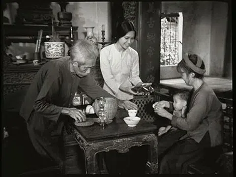 'Bao giờ cho đến tháng Mười': Kinh điển từ những điều giản dị