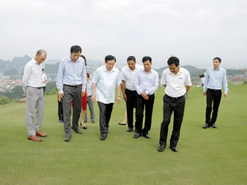 Phó Thủ tướng Vương Đình Huệ thị sát nhiều dự án tại Quảng Ninh