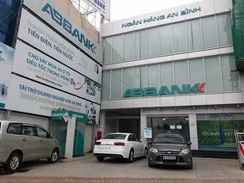 Nhận tiền "lót tay", nguyên giám đốc ngân hàng bị bắt