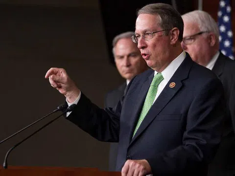 Đảng Cộng hòa điều tra ông Obama và bà Clinton