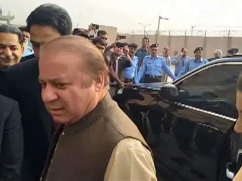 Cựu Thủ tướng Pakistan hầu tòa