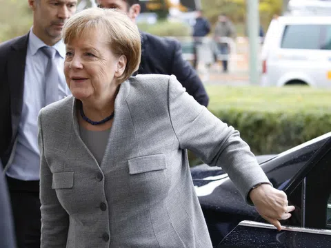 Lập liên minh thất bại, bà Merkel rơi vào thế 'mong manh'