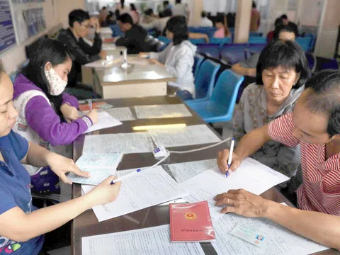 Để bỏ sổ hộ khẩu, phải sửa luật thế nào?