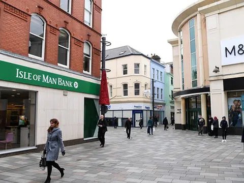 Ngành thuế 'nghiên cứu' người có tên trong Hồ sơ Paradise