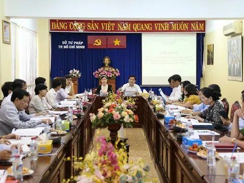 Bốn cách nhận diện giấy tờ giả