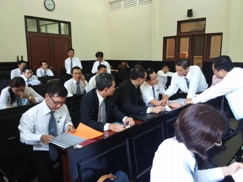 “Luật sư vần công” và những câu chuyện nhân văn trên chặng đường bảo vệ công lý