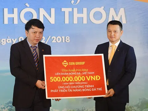 HLV Park Hang Seo đại diện U23 Việt Nam nhận 1 tỷ đồng và voucher nghỉ dưỡng tại JW Marriott Phu Quoc Emerald Bay cho U23 Việt Nam