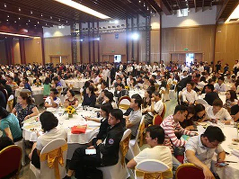 "Cháy hàng" tại FLC Eco Charm, khách chen chân giành quyền đặt mua