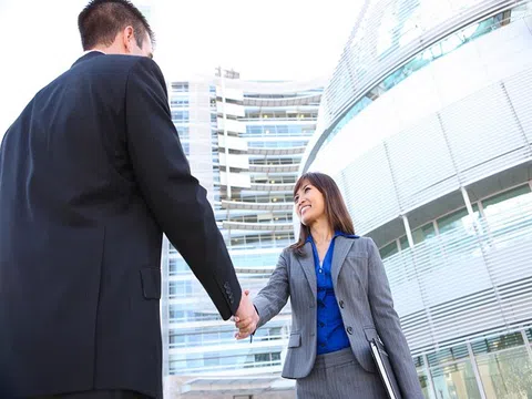 Cấm 'sếp' nhà băng nhận môi giới hoa hồng