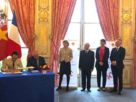 Tập đoàn FLC và Airbus chính thức ký kết hợp đồng thoả thuận mua 24 máy bay A321NEO tại Pháp cho Bamboo Airways
