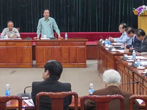 Cần bảo vệ cả thân nhân người tố tham nhũng