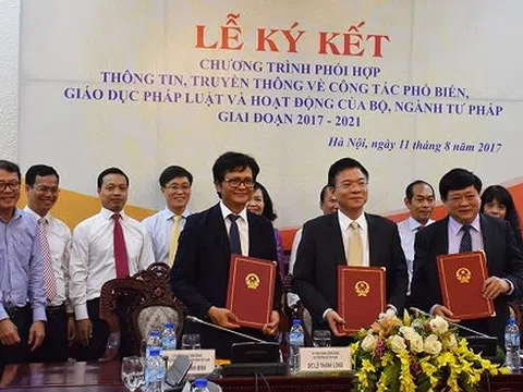 Tuyên truyền, giáo dục pháp luật cho cán bộ, đảng viên để góp phần xây dựng Đảng về đạo đức