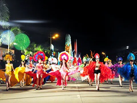 Năm du lịch quốc gia Hạ Long - Quảng Ninh 2018 mở màn đầy ấn tượng với Carnaval rực rỡ sắc màu