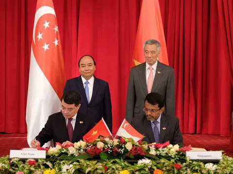 Thủ tướng Việt Nam, Singapore thống nhất tăng cường hợp tác quốc phòng, an ninh