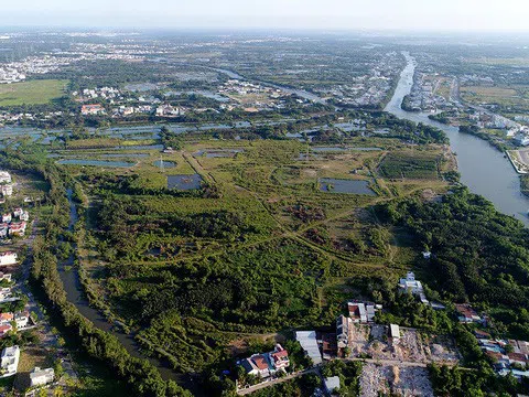 Vụ bán 32ha đất công giá “bèo”: Ai có thẩm quyền quyết định?