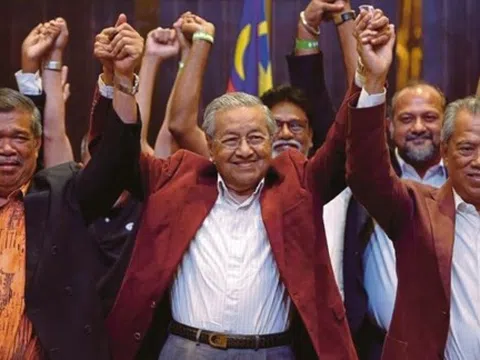 Mahathir Mohamad: Từ bác sĩ phẫu thuật đến thủ tướng Malaysia