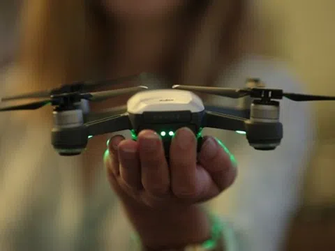 Tội phạm Mỹ dùng drone do thám ngược lại cảnh sát