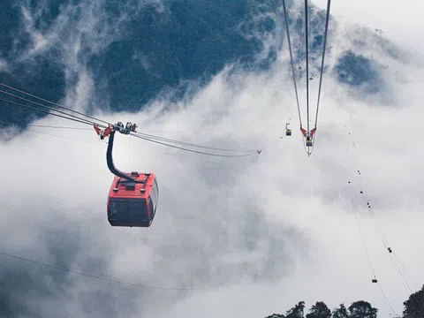 Tránh nóng ở thung lũng hoa bên chân núi Fansipan