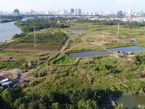 Chuyển nhượng giá rẻ, sử dụng lãng phí , thất thoát nhà – đất công:  “Soi” vai trò giám sát của HĐND và những “lỗ hổng” của Luật Đất đai