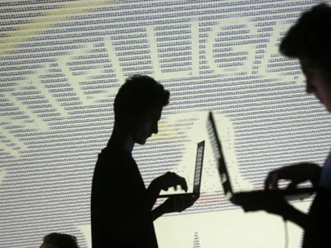 Tuồn thông tin mật ra ngoài, cựu nhân viên CIA lĩnh án 135 năm tù giam