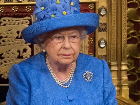 Nữ hoàng Anh thông qua luật Brexit, mở đường cho Anh rời EU