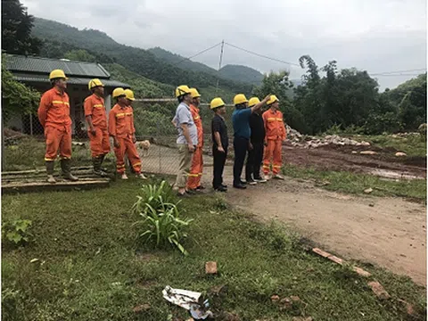 EVNNPC nỗ lực khắc phục sự cố cơn bão số 4