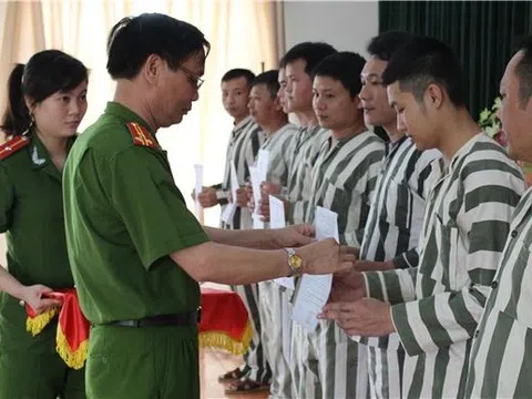 Điểm khác biệt giữa tha tù trước thời hạn có điều kiện và đặc xá