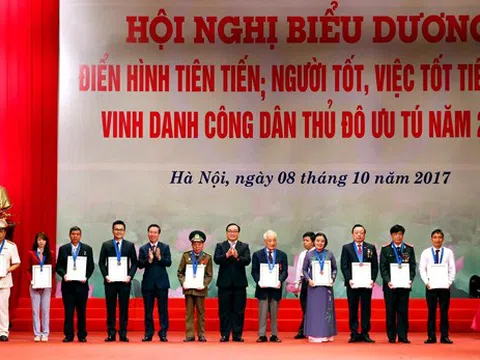 Vinh danh 10 công dân Thủ đô ưu tú và nhiều gương điển hình tiên tiến